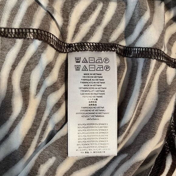 Michael Kors zebra print long sleeve knit top - M - 🙂3/$15 - Picture 8 of 8